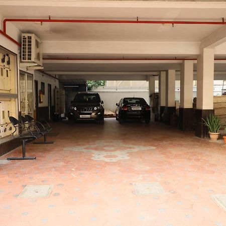 Taz Kamar Family Hotel Chennai Dış mekan fotoğraf