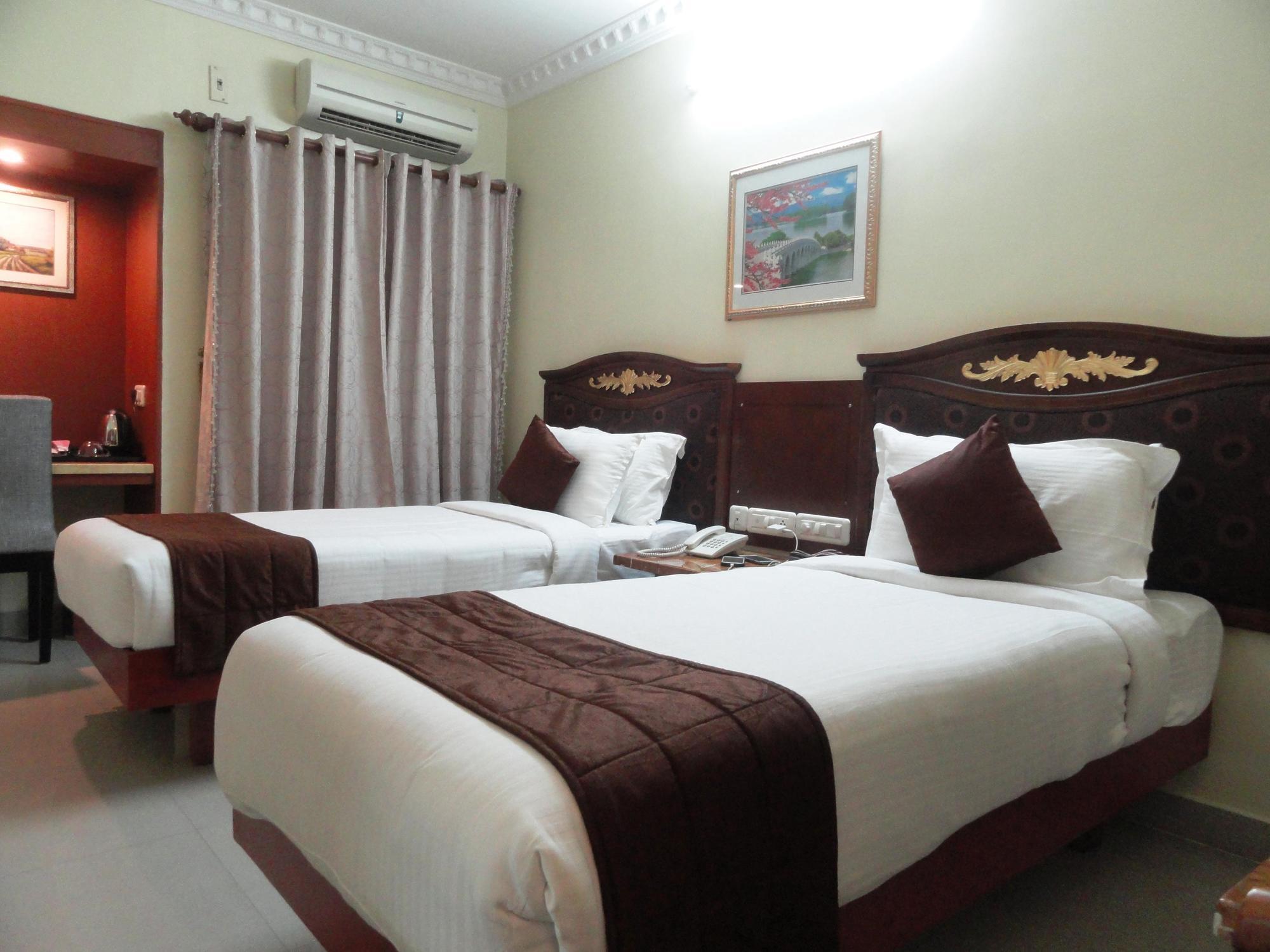 Taz Kamar Family Hotel Chennai Dış mekan fotoğraf