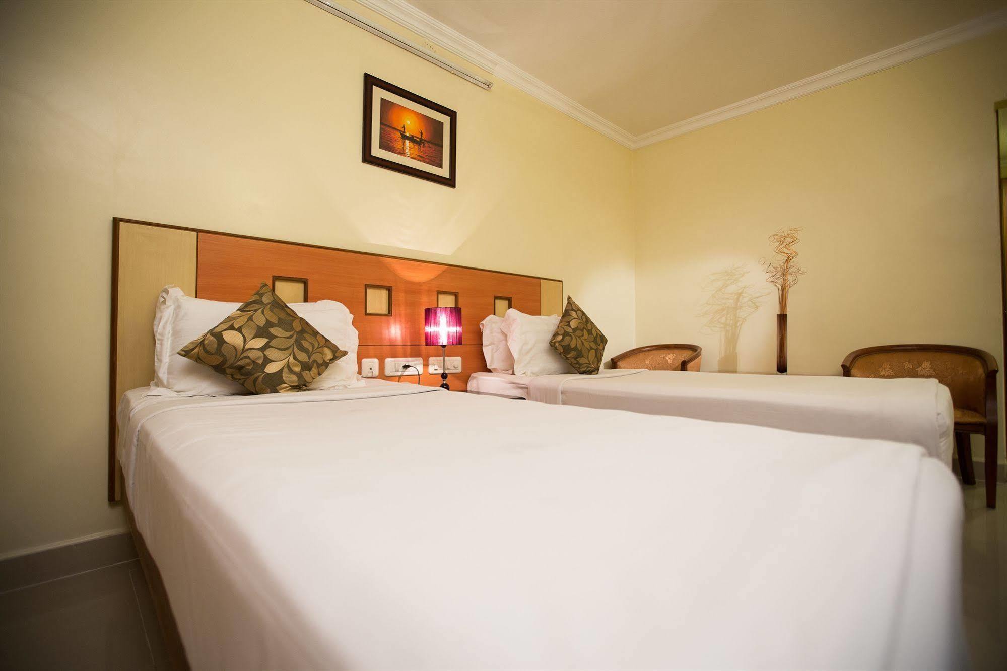 Taz Kamar Family Hotel Chennai Dış mekan fotoğraf