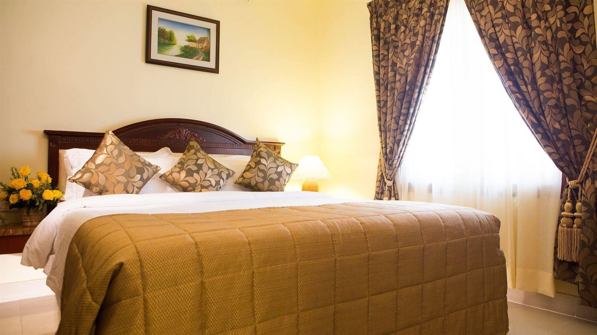 Taz Kamar Family Hotel Chennai Dış mekan fotoğraf