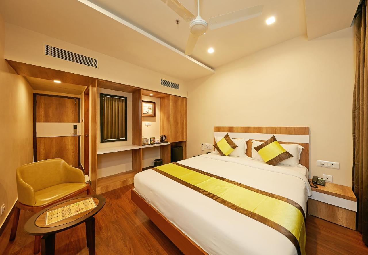 Taz Kamar Family Hotel Chennai Dış mekan fotoğraf