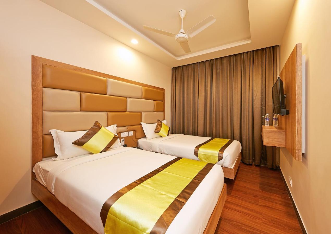 Taz Kamar Family Hotel Chennai Dış mekan fotoğraf