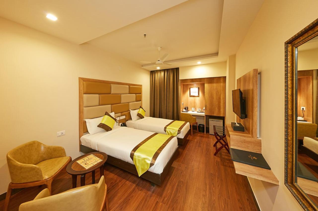 Taz Kamar Family Hotel Chennai Dış mekan fotoğraf