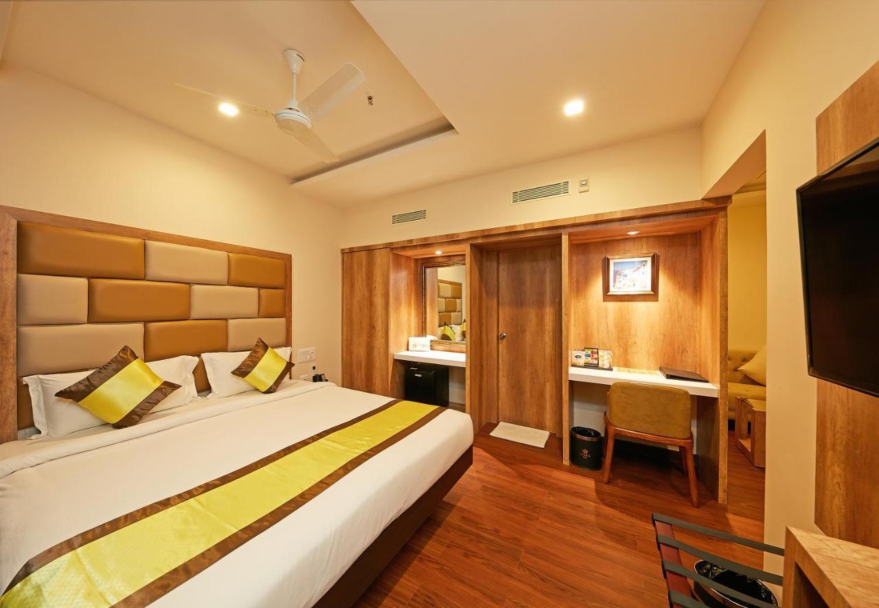 Taz Kamar Family Hotel Chennai Dış mekan fotoğraf